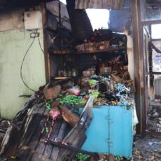 В Жетысае произошел пожар на территории рынка пожар на рынке