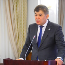В Казахстане вакцинация не является и не станет принудительной — Биртанов Елжан Биртанов
