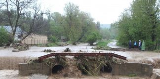 Из-за сильного ливня в Толебийском районе поднялся уровень горных рек