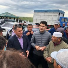 Бизнесмены Шымкента передали помощь Мактааралу на 20 млн тенге Мактаарал