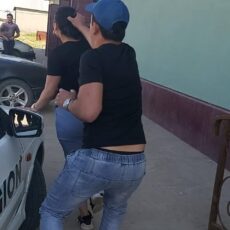 Житель Шымкента избил жену на улице драка