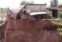 В Шымкенте вслед за баней в реку Бадам могут рухнуть дома