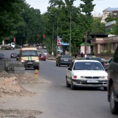 В Шымкенте расширяют дорогу по улице Туркестанская