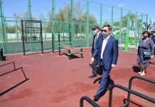 В этом году в Енбекшинском районе благоустроят 64 двора двор