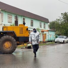 Полицейские Туркестанской области принимают участие в ликвидации последствий подтопления потоп