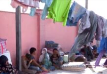 Таджикистанцы, 70 дней жившие на стоянке, вернулись домой