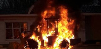 В Шымкенте горел цех по пошиву матрасов и одеял