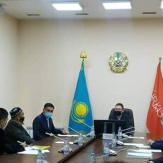 Аким Туркестана напомнил жителям, что вся земля принадлежит народу Рашид Аюпов встретился со старейшинами населенного пункта "Бирлик"