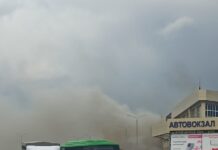 В Шымкенте горел автовокзал «Бекжан»