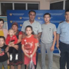 Три часа искали пропавших девочек в Сарыагаше дети