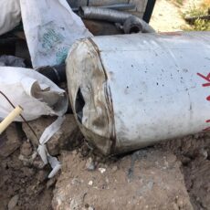 В Шымкенте мужчина получил ожоги, разрезая болгаркой бочку бочка взрыв