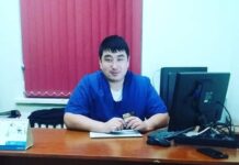 Уволенный за ролик с перчатками хирург приступил к работе