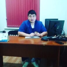 Уволенный за ролик с перчатками хирург приступил к работе