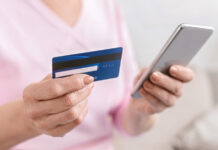 Полицейские Туркестанской области задержали молодую девушку, оформившую на родственницу онлайн-кредит кредит