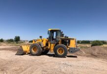 В Туркестанской области выявлено 43 экологических преступления трактор карьер