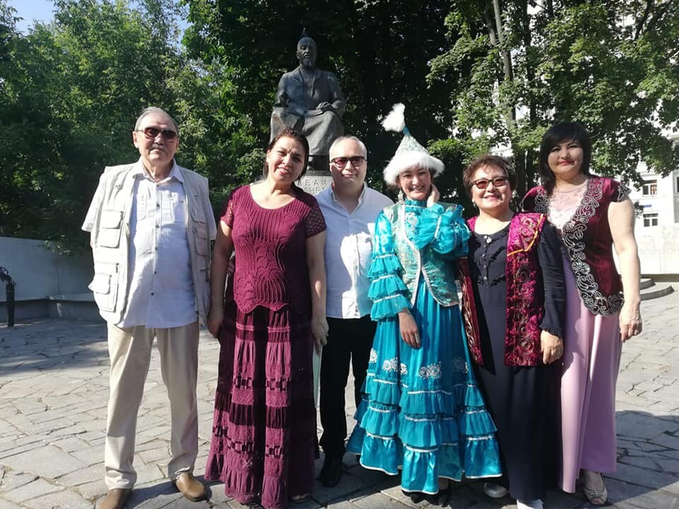 «Абаевские чтения» у памятника в Москве