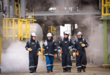 «Тенгизшевройл» эвакуирует иностранных сотрудников и их семьи