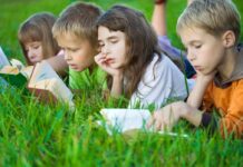 В Шымкенте запустили социальный проект «Наставники» дети читают книги