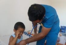 Врачи в Шымкенте спасли малыша с ожогами и отравлением марганцовкой