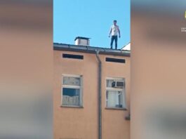 мужчина на крыше