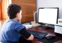 В рейтинге стран по качеству системы образования Казахстан занял 62-е место из 93, уступив Кыргызстану и России школьник за компьютером