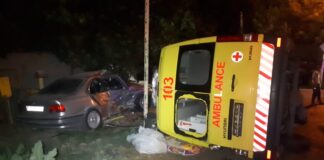 В Шымкенте три человека пострадали в серьезном ДТП с участием машины скорой помощи авария, скорая