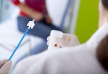 Гражданин Казахстана прибыл из ОАЭ с положительным результатом на COVID-19 Забор анализов на ПЦР