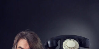 «Оставайтесь на линии. Ваш звонок очень важен для нас…» звонок