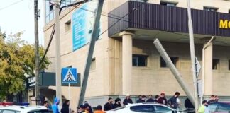 В Шымкенте автомойщик угнал машину и разбил ее ДТП