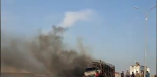 В Туркестане на трассе сгорел «Камаз» с хлопком пожар