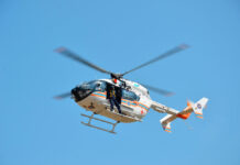 Вертолет из Шымкента тушит загорание камыша в Атырауской области вертолет