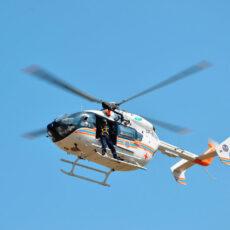 Вертолет МЧС оперативно доставил пациента в клинику Шымкента вертолет