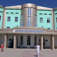 В Шымкенте в одной из школ 1000 детей обеспечили компьютерами и бесплатным интернетом