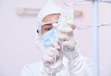 Не занимайтесь самолечением: Вызывайте специалистов врач больница