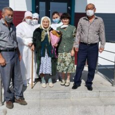 В Шымкенте выписали вылечившуюся от пневмонии 100-летнюю бабушку