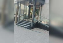 Детская игровая площадка в парке работала во время карантина в Шымкенте Детская игровая площадка