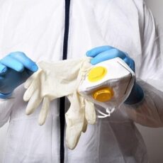 Низкая доля выплат медикам отмечается по всем регионам врач