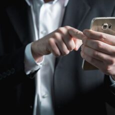 Старый трюк: Житель Жетысая взял телефон позвонить и украл телефон