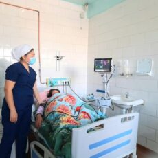 Уникальные операции во время родов проводят врачи в Туркестанской области операция