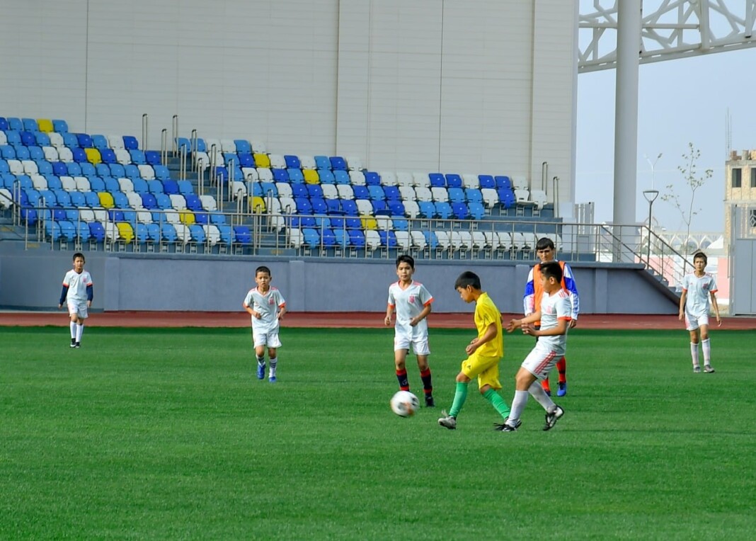 стадион «Туркестан-арена»
