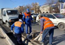 В Шымкенте чистят ирригационные каналы и арыки чистят ирригационные каналы