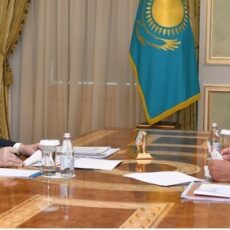 Касым-Жомарт Токаев принял акима Туркестанской области Умирзака Шукеева Токаев, Шукеев