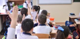 Еще шестеро школьников заболели коронавирусом в Шымкенте