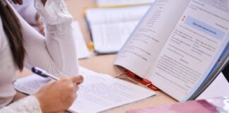 В Казахстане усилят профилактику правонарушений среди школьников школьники