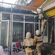 В Шымкенте в 18-ом микрорайоне загорелся торговый киоск пожар