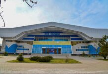 Школа зимних видов спорта вернулась к тренировкам Ледовый дворец