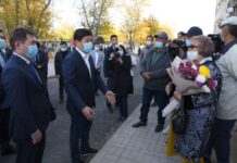 В Шымкенте Бауыржан Байбек принял участие в церемонии открытия жилого дома Бауыржан Байбек принял участие в церемонии открытия жилого дома