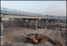 В Шымкенте на Ленгерском шоссе отремонтировали светофоры и строят мосты мост