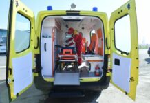 Задержанный прыгнул с лестницы в здании полиции Шымкента скорая помощь