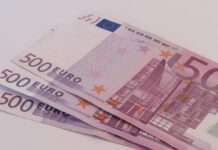 В Шымкенте срок за сбыт фальшивых евро получили сотрудники банка евро